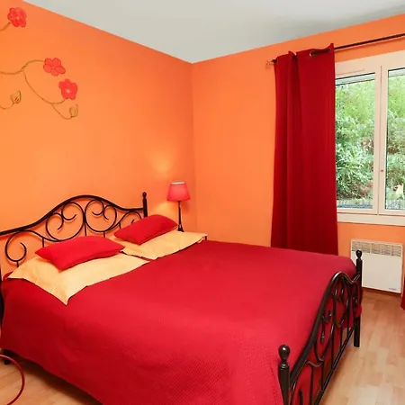 Sumptuous House Of 120m With Garden And Jacuzzi